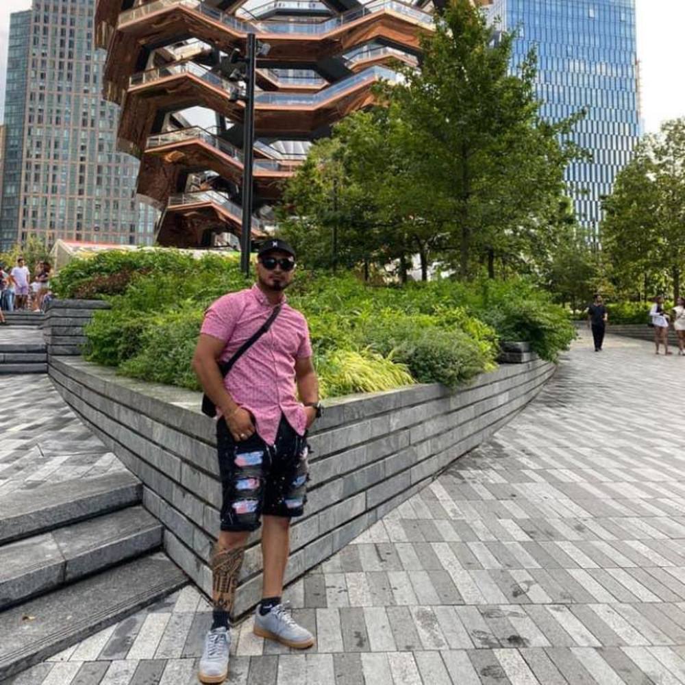 Meet your Posher, Kevin fabricio
